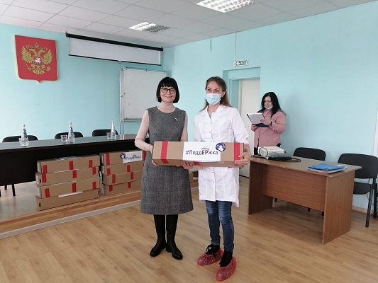 Марина Беспалова передала 42 рециркулятора врачам Ульяновской области